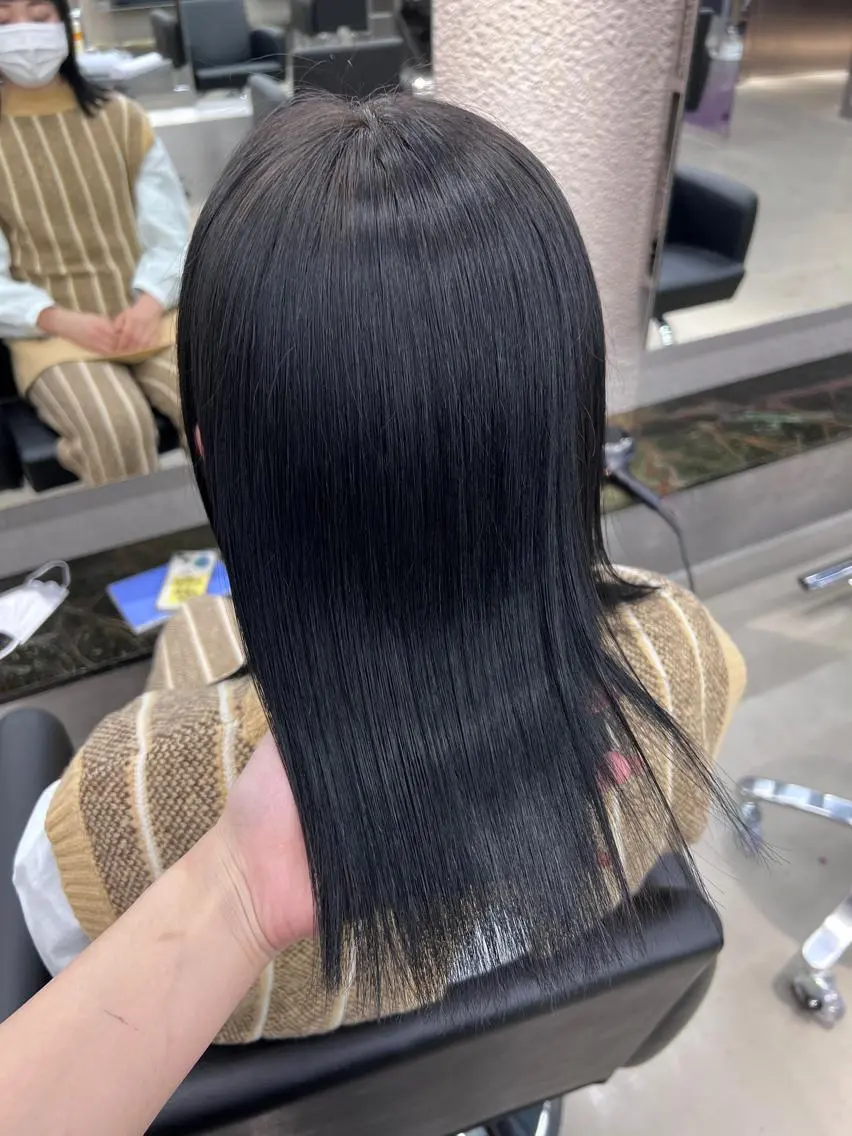 セミロング カラー 黒髪 ブルーカラー ブルーブラック 紬/enne/ブリー チ/ハイトーンのヘアスタイル