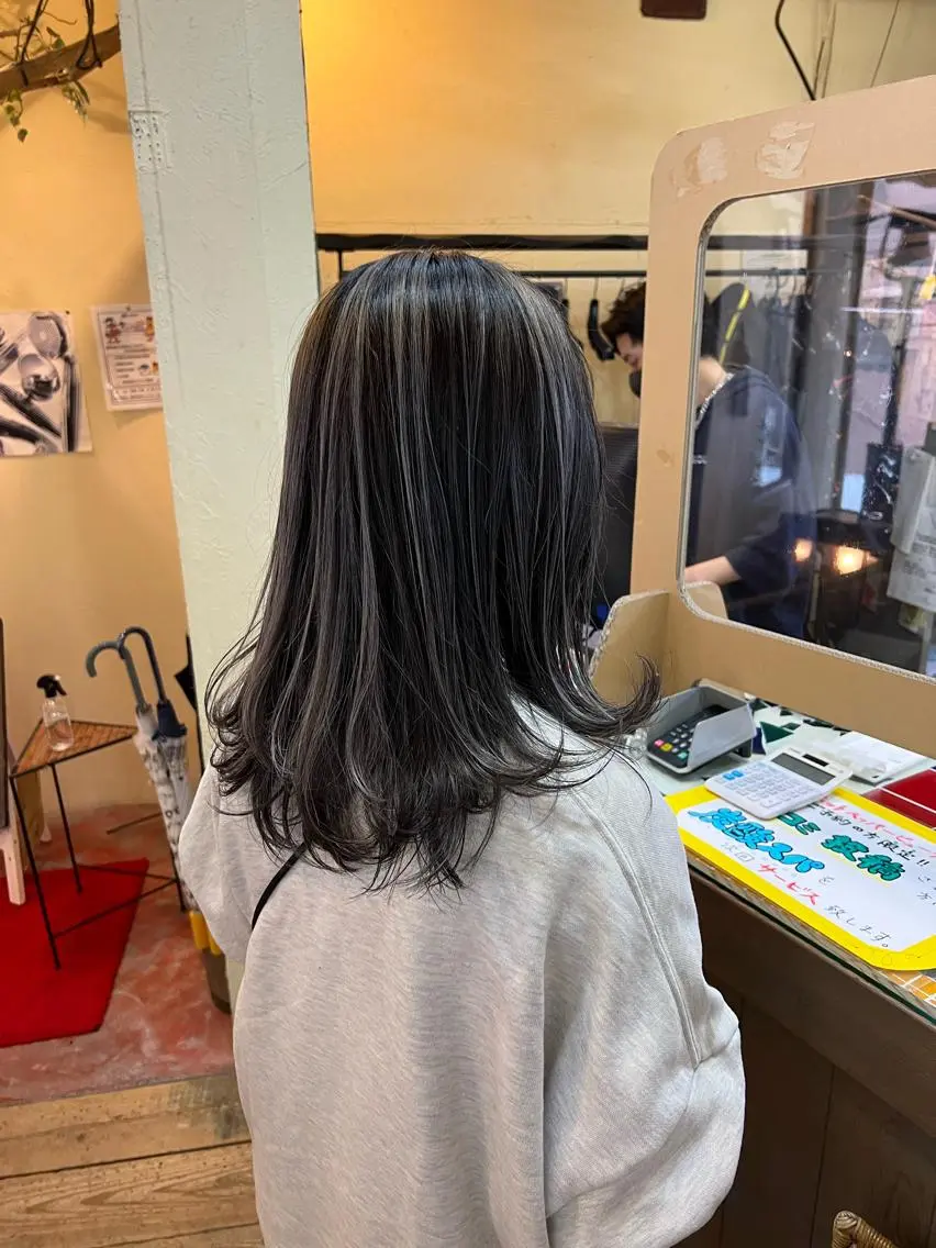 セミロング カラー ヘアアレンジ ハイライトカラー ハイライト 「sumi」 AMIのヘアスタイル