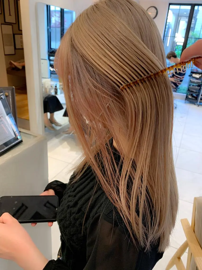 セミロング カラー チバ タクミのヘアスタイル