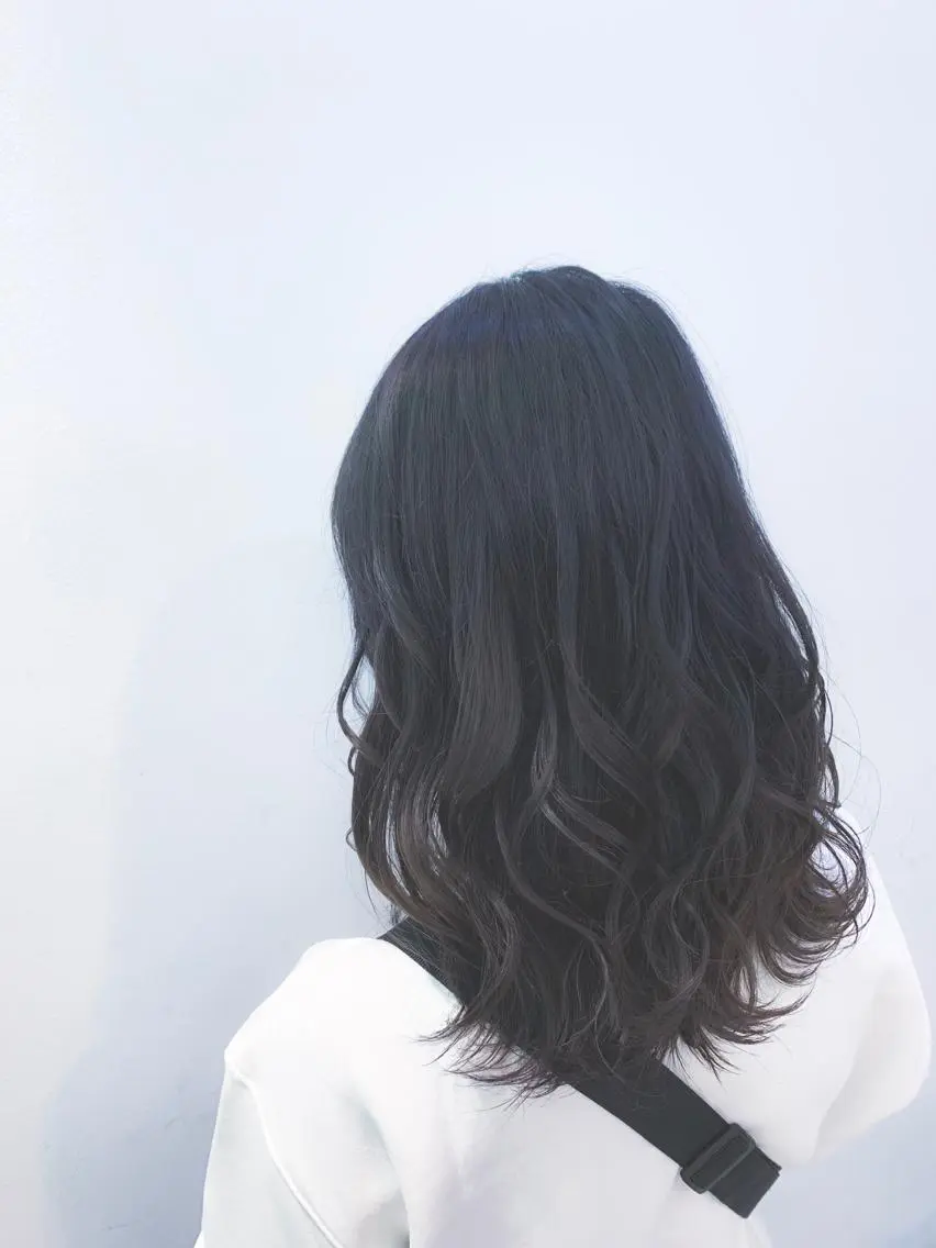 セミロング カラー ベージュカラー ミント ネイビーカラー トリートメント 地毛風ストレート/ 髪質改善/榎本流行のヘアスタイル