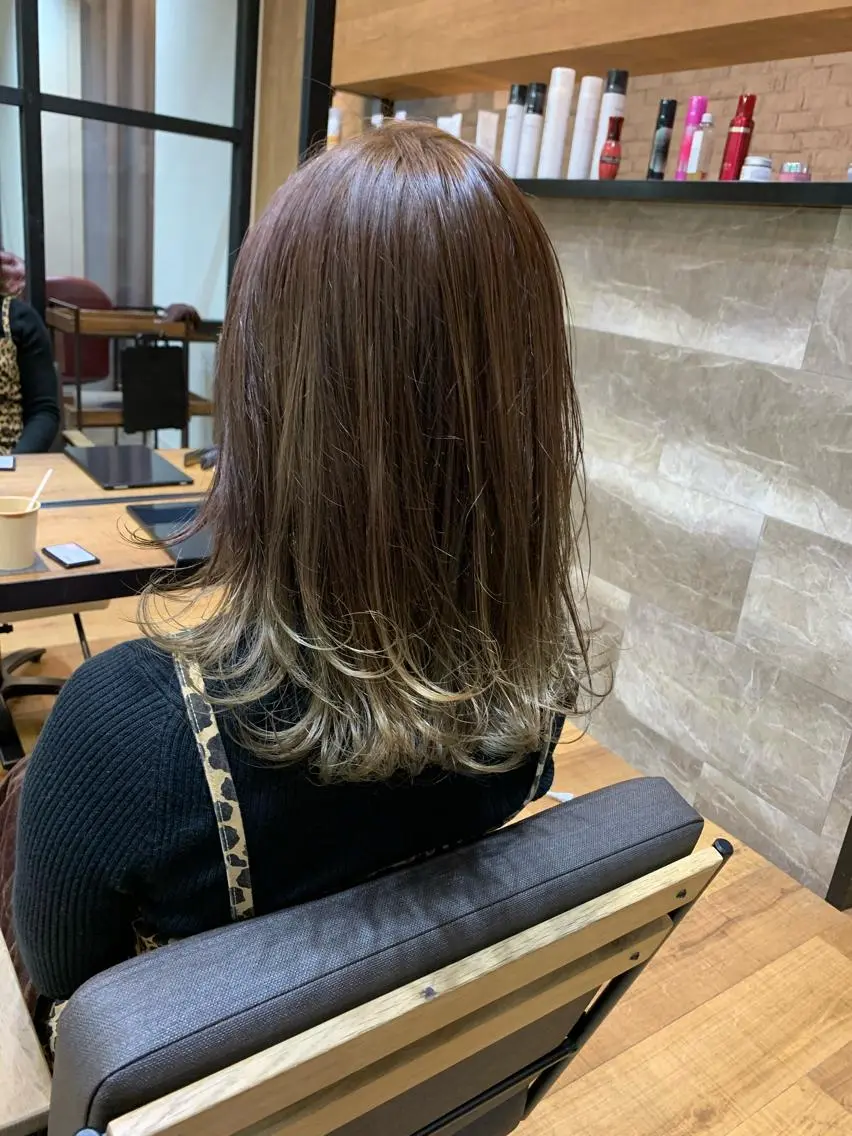 ミディアム カラー ヘアカラー トリートメント 天野 開のヘアスタイル