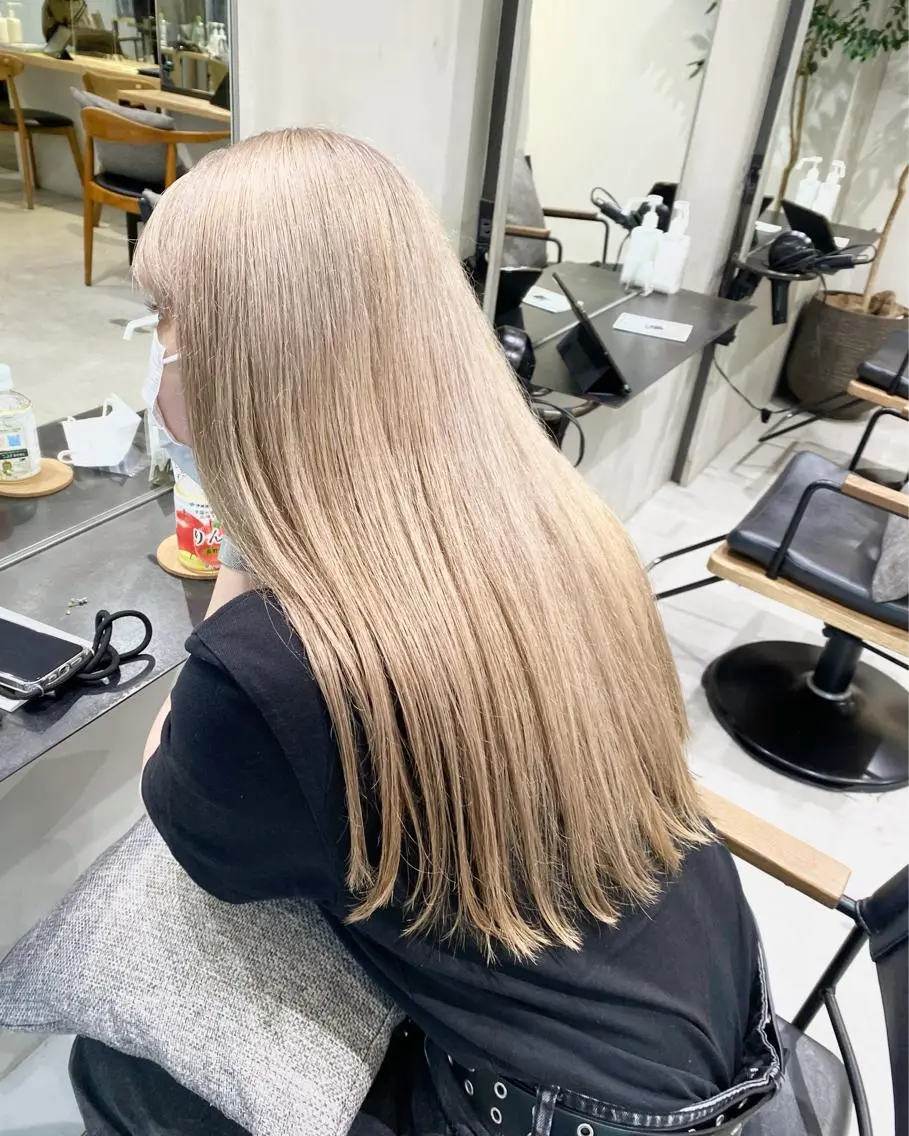 ロング カラー ベージュカラー ブロンド ブロンドベージュ ホワイトブロンド メンズ清潔感のプロ 💈メンズパーマ藤田のヘアスタイル