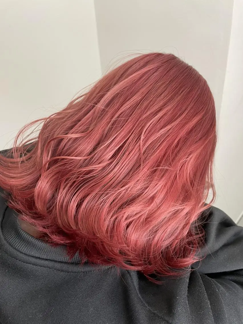 ミディアム カラー オレンジ ピンクカラー ヘアカラー トリートメント ハイトーン得意😍 Lumiereのヘアスタイル