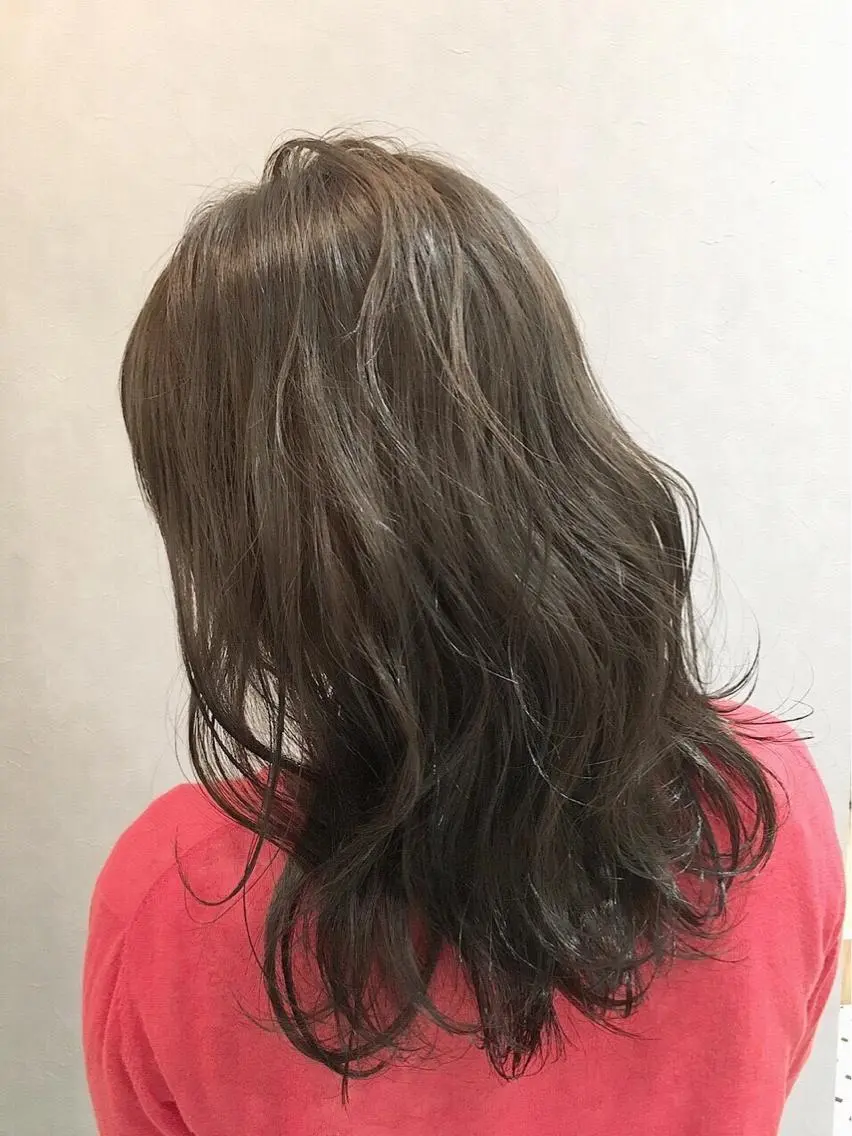 カラー アッシュ グラデーションカラー グレージュ ハイライトカラー 夜23時まで予約🉑 reverieあきらのヘアスタイル
