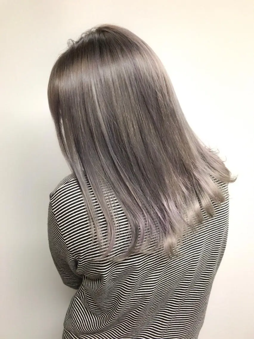 ミディアム カラー パーマ ヘアアレンジ メンズハイトーン メンズバレイヤージュのヘアスタイル