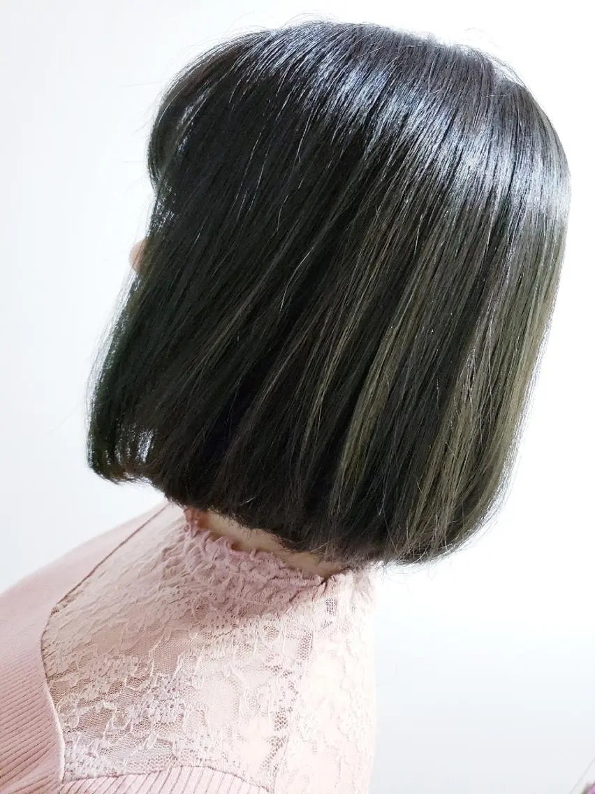 カラー セミロング 饒平名 知也のヘアスタイル