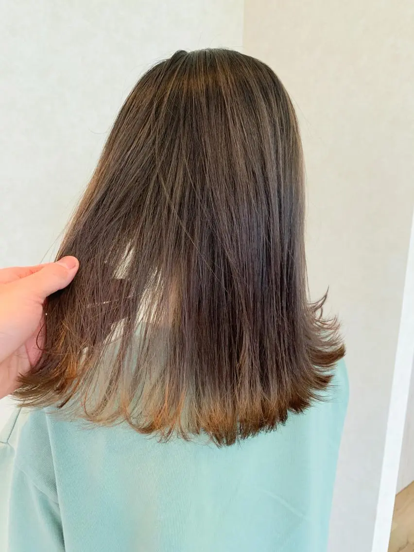 ミディアム Lit.豊橋 夏目のヘアスタイル
