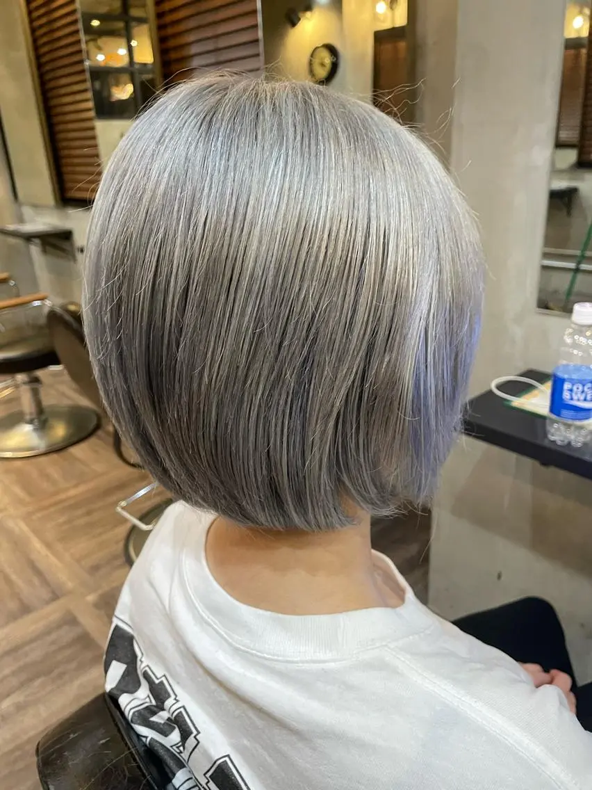 ショート カラー ブリーチ シルバー La fith 店長 城谷颯人のヘアスタイル