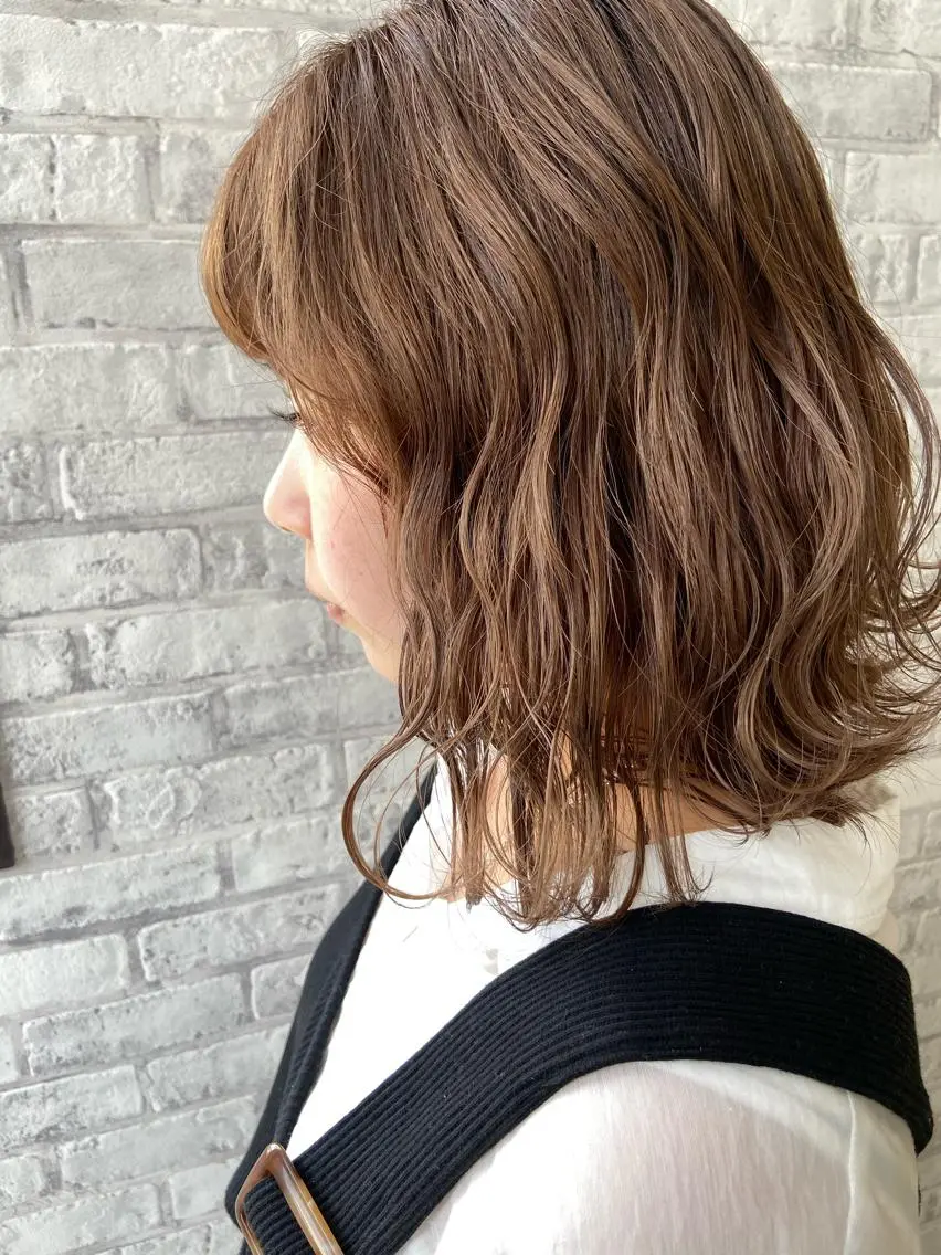 ミディアム カラー ベージュカラー ショコラベージュ 透明感カラー カット ヘアカラー Oopsレイヤー 加藤澄都のヘアスタイル