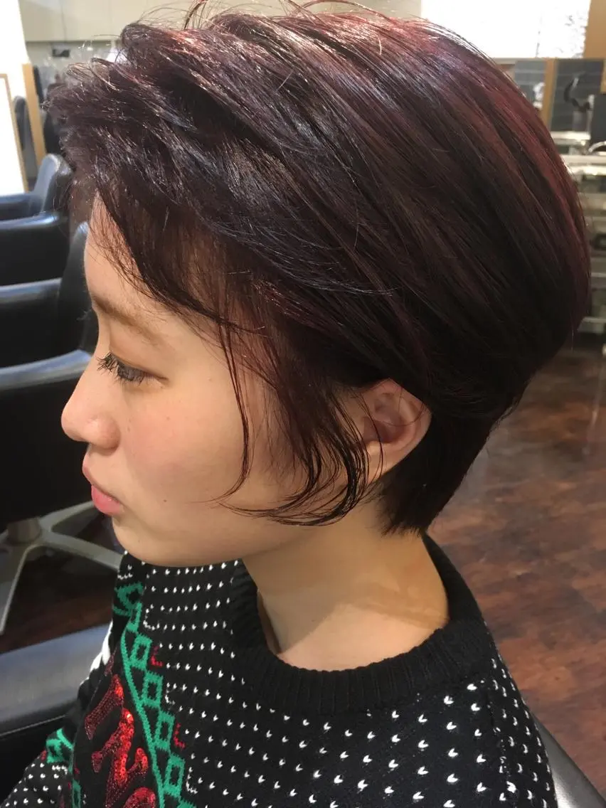 ショート カラー パーマ ボルドーカラー ハイライトカラー ハイライト 安達 俊亮のヘアスタイル