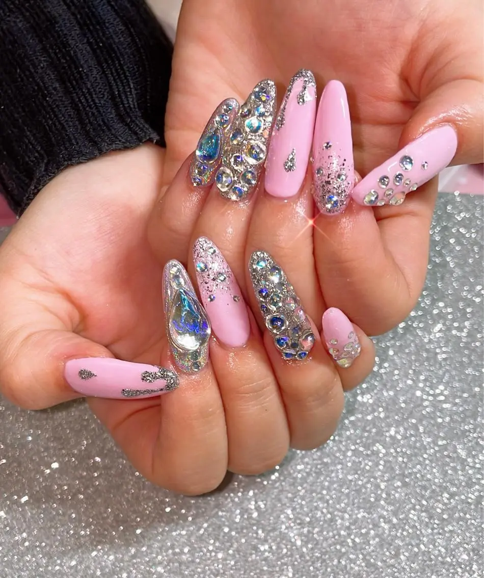 ネイル ハンドネイル VIERU 🌈🎀💖のネイルデザイン