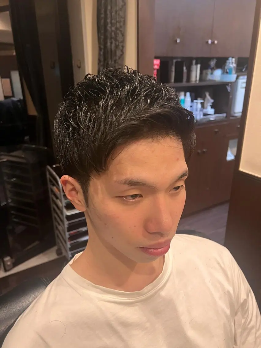 ショート カット 銀座バルビエグラン 角田雅樹（夜限定）のヘアスタイル