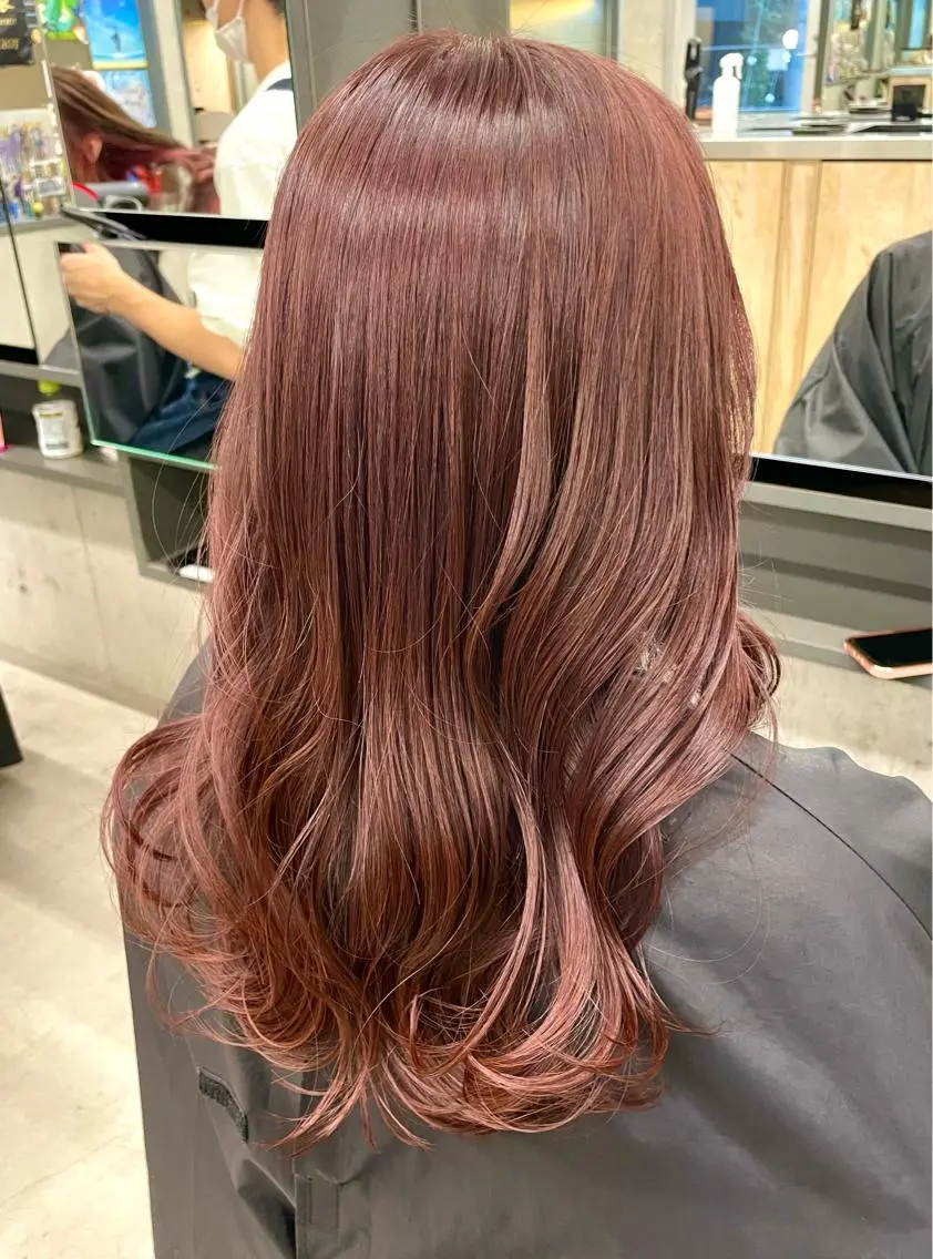 セミロング カラー ブリーチ ブリーチなしカラー ピンクカラー トリートメント ヘアカラー インナーカラー 推し ブリーチ  髪質改善のヘアスタイル