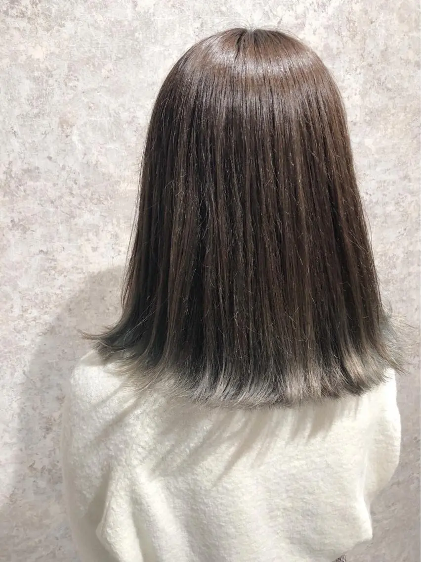 ミディアム カラー シルバー Blanco Color&Careのヘアスタイル