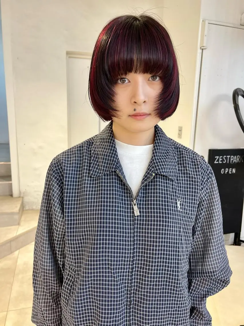 ショート カラー ボルドーカラー ハイライトカラー ボブ ハイライト 顔周りカット/透明感 カラー✂️MEIのヘアスタイル