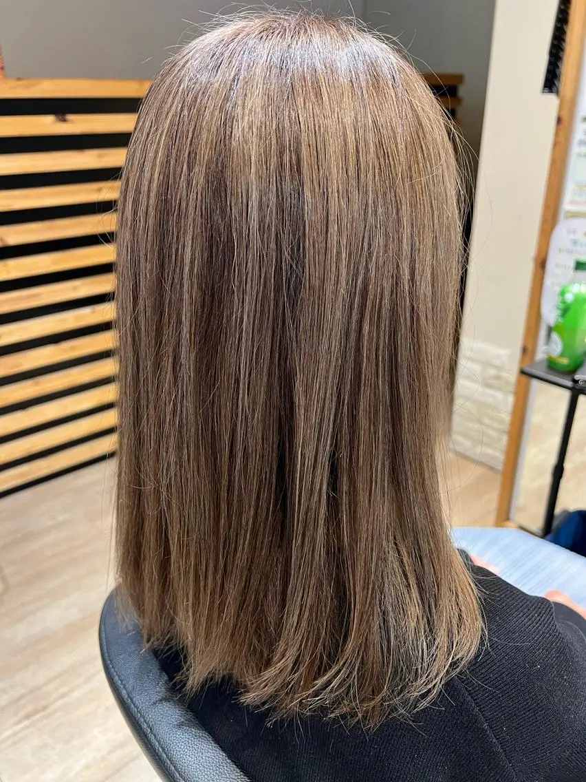 カラー ハイライトカラー ヘアカラー トリートメント 早川 真幸のヘアスタイル