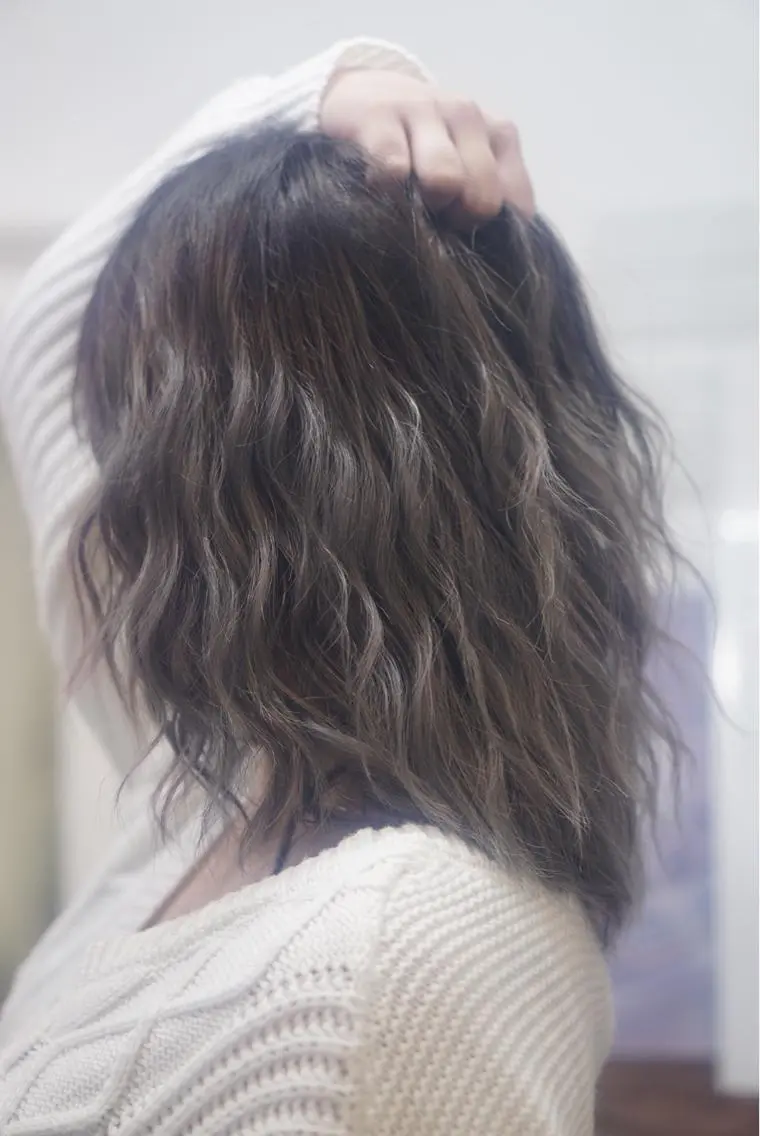 ミディアム カラー パーマ ヘアアレンジ バレイヤージュ レイヤーカット 枝毛カット＆髪質改善 満足NO.1岡しゃんのヘアスタイル
