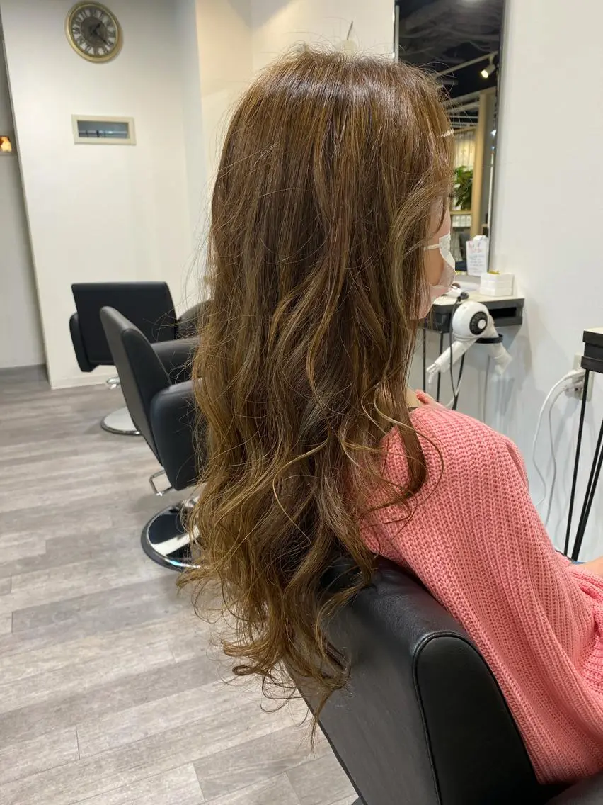 ロング カラー アディクシーカラー バレイヤージュ ブリーチ ケアブリーチ デザインカラー カット ヘアカラー 先着1名様限定 カット無料のヘアスタイル