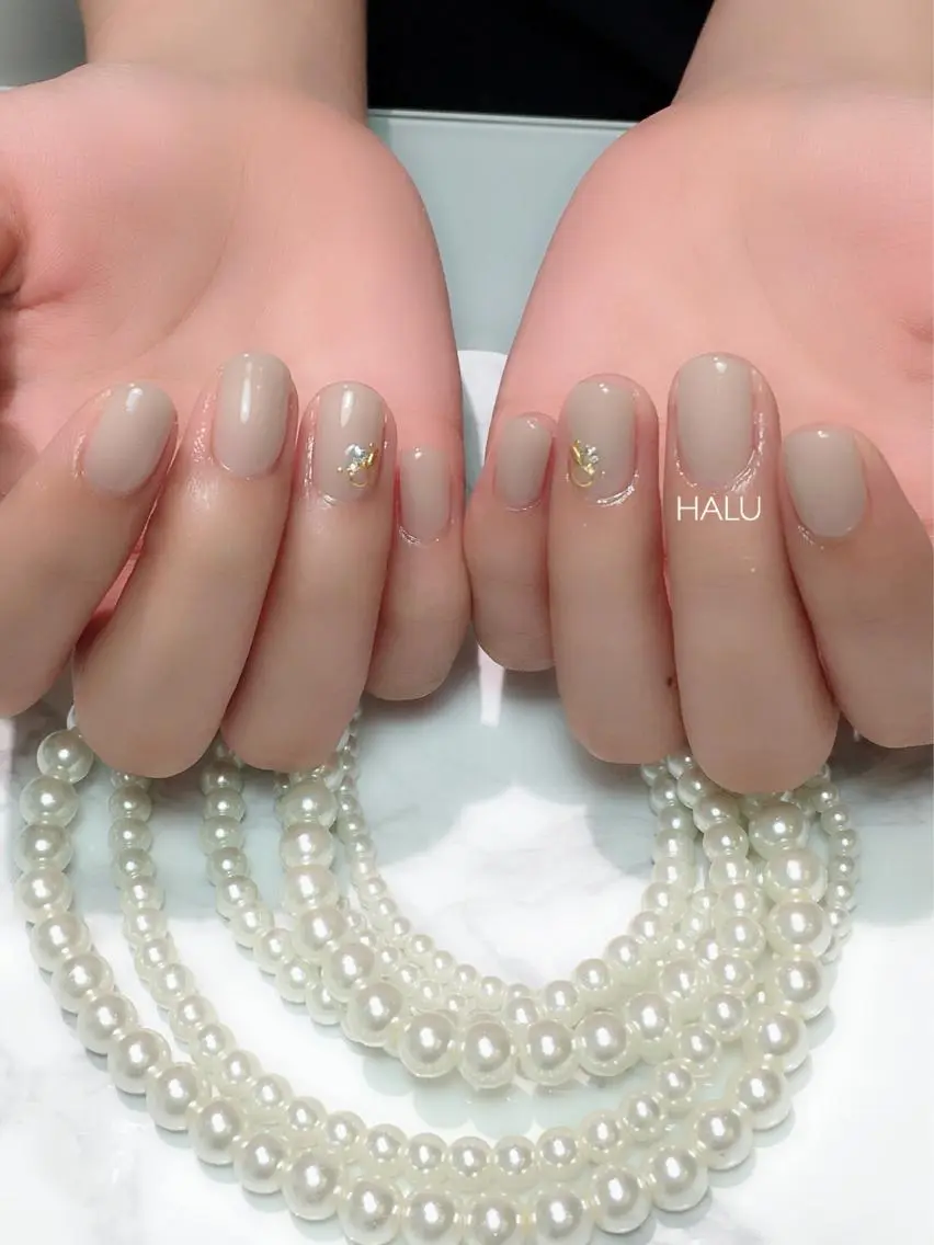 ネイル ゴールド オフィスネイル ワンカラーネイル HALU ハルのネイルデザイン