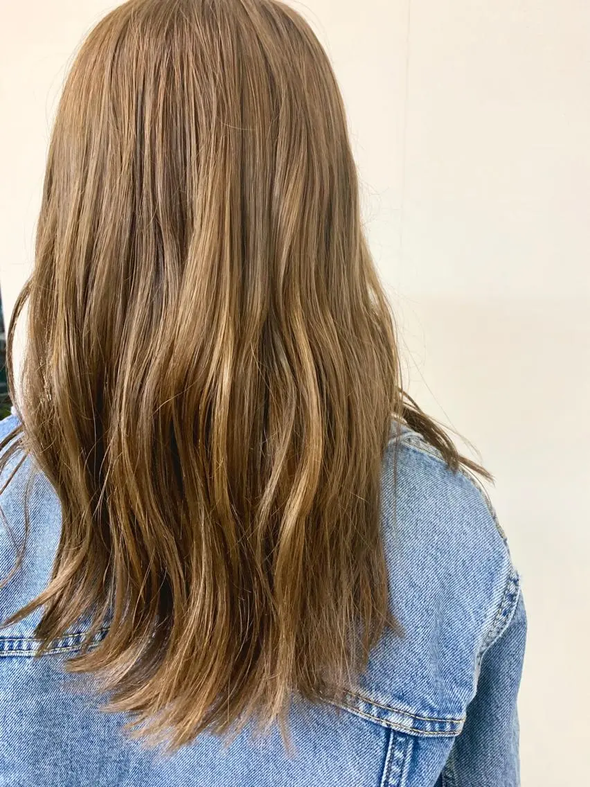 セミロング 穐田 司樹のヘアスタイル