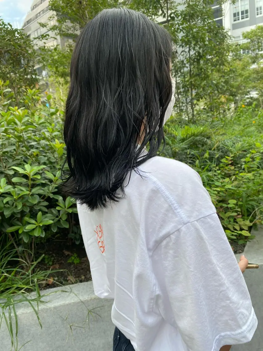 セミロング カラー ヘアアレンジ 切りっぱなしボブ セミロングパーマ アッシュ アッシュグレー バレイヤージュ ササキカズマ〻透明感 〻色落ち〻赤み消しのヘアスタイル