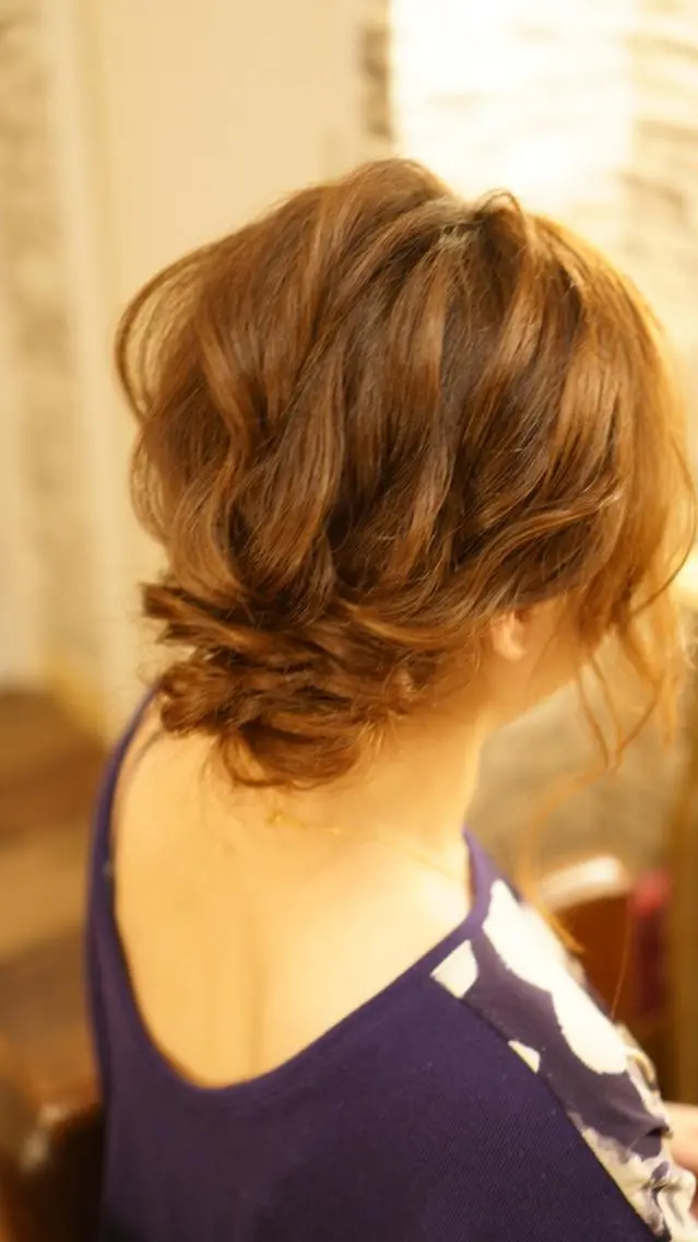 ミディアム カラー ヘアアレンジ ローシニヨン hair make  Lucciのヘアスタイル