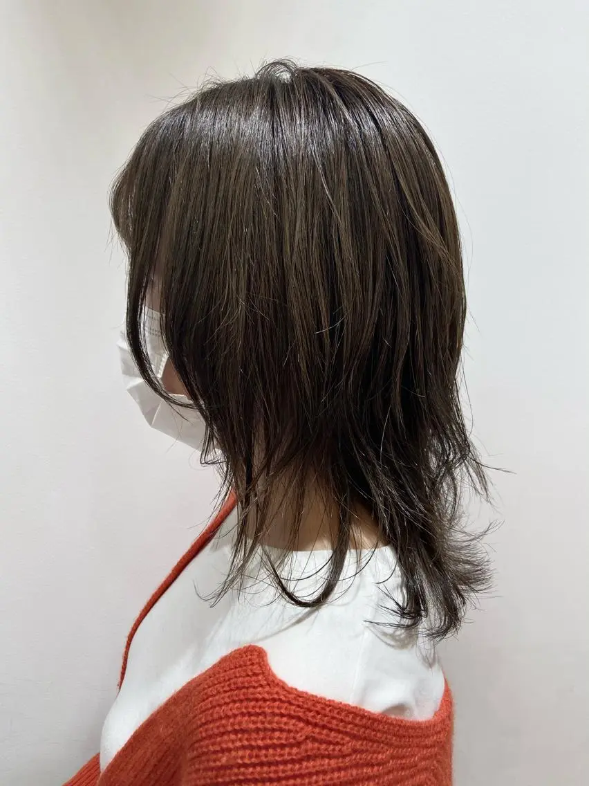 ミディアム カラー ヘアカラー 🐺ウルフ/レイヤー 似合わせ‎🤍沙羅のヘアスタイル