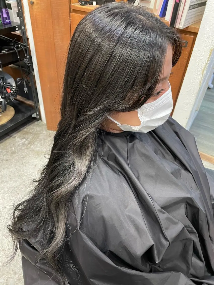 ロング ヘアカラー 大内 志穂のヘアスタイル