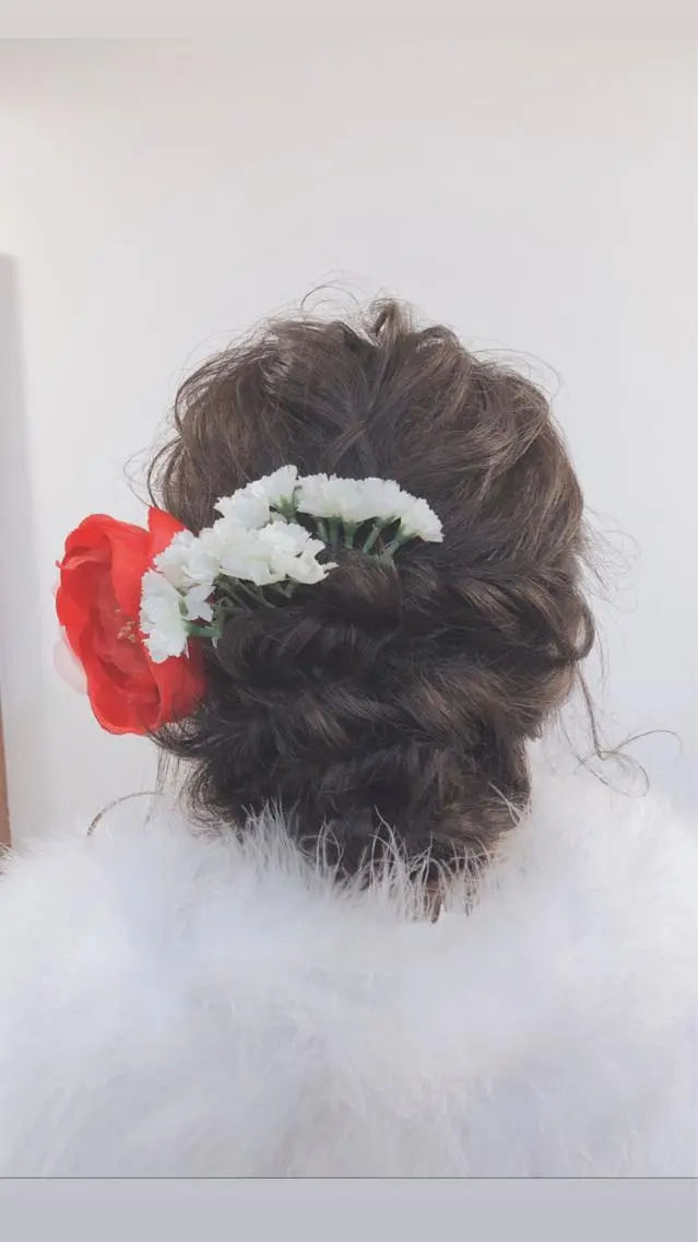 ミディアム ヘアアレンジ 塩崎 春香のヘアスタイル