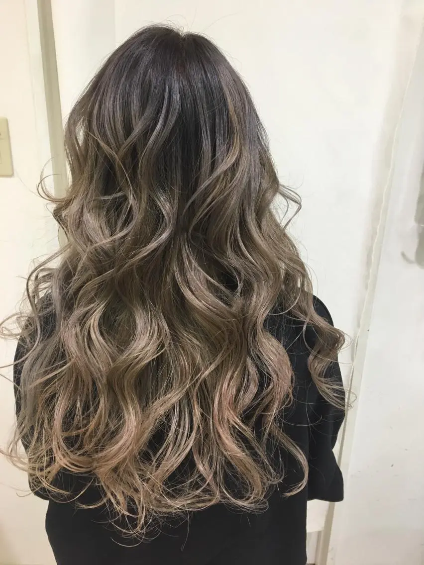 ロング カラー ヘアアレンジ グラデーションカラー きむえり/髪質改善 /うねり広がり改善のヘアスタイル