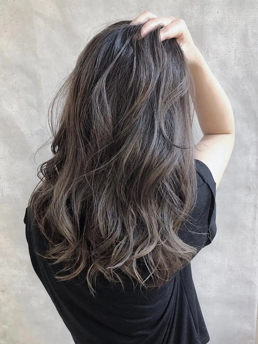 セミロング カラー MOU namba ムウナンバのヘアスタイル