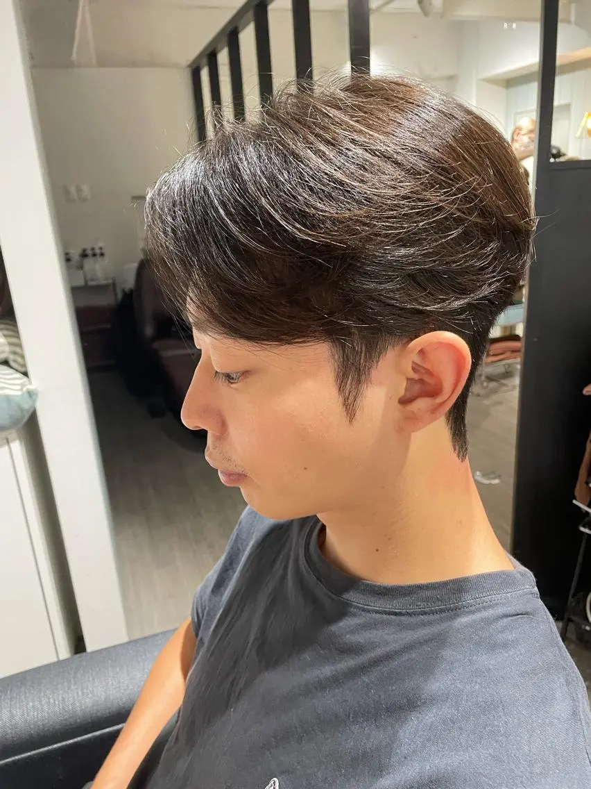 ショート パーマ メンズ センターパート ダウンパーマ カルマパーマ メンズ韓国風 韓国マッシュ カット パーマ key キーのヘアスタイル