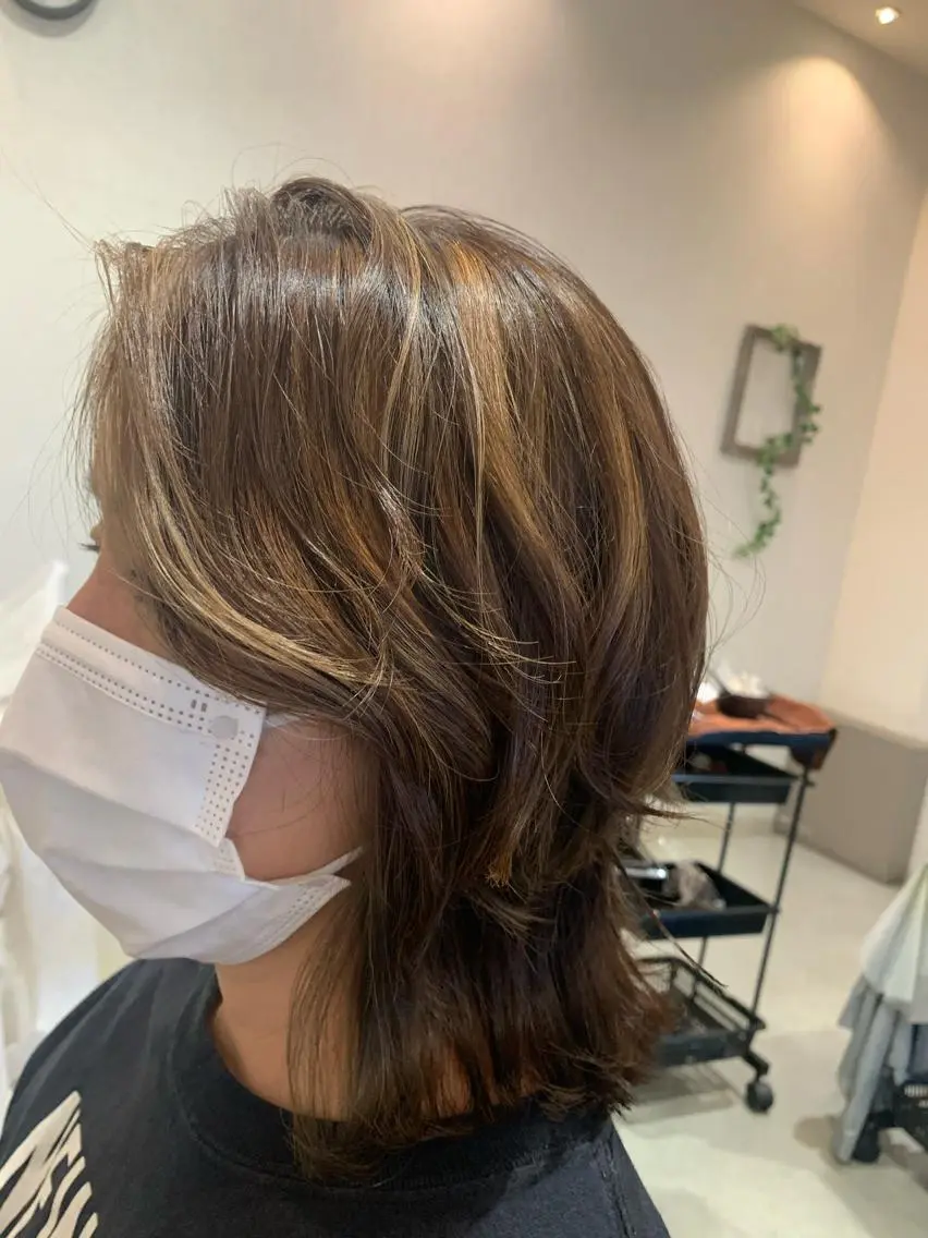 セミロング カラー ハイライトカラー ハイライト カット ヘアカラー 美髪になりませんか？ ，，mikuのヘアスタイル