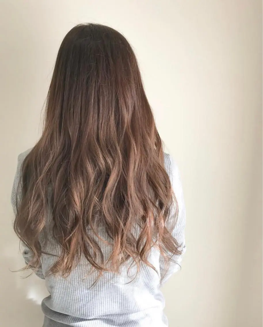 ロング カラー ヘアアレンジ ベージュカラー 福壽 優奈のヘアスタイル