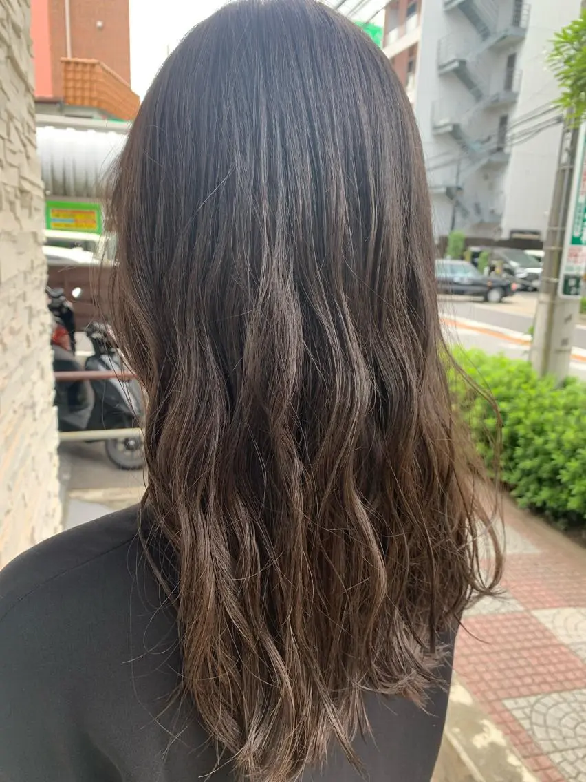 ロング ヘアカラー ゆうき あすかのヘアスタイル