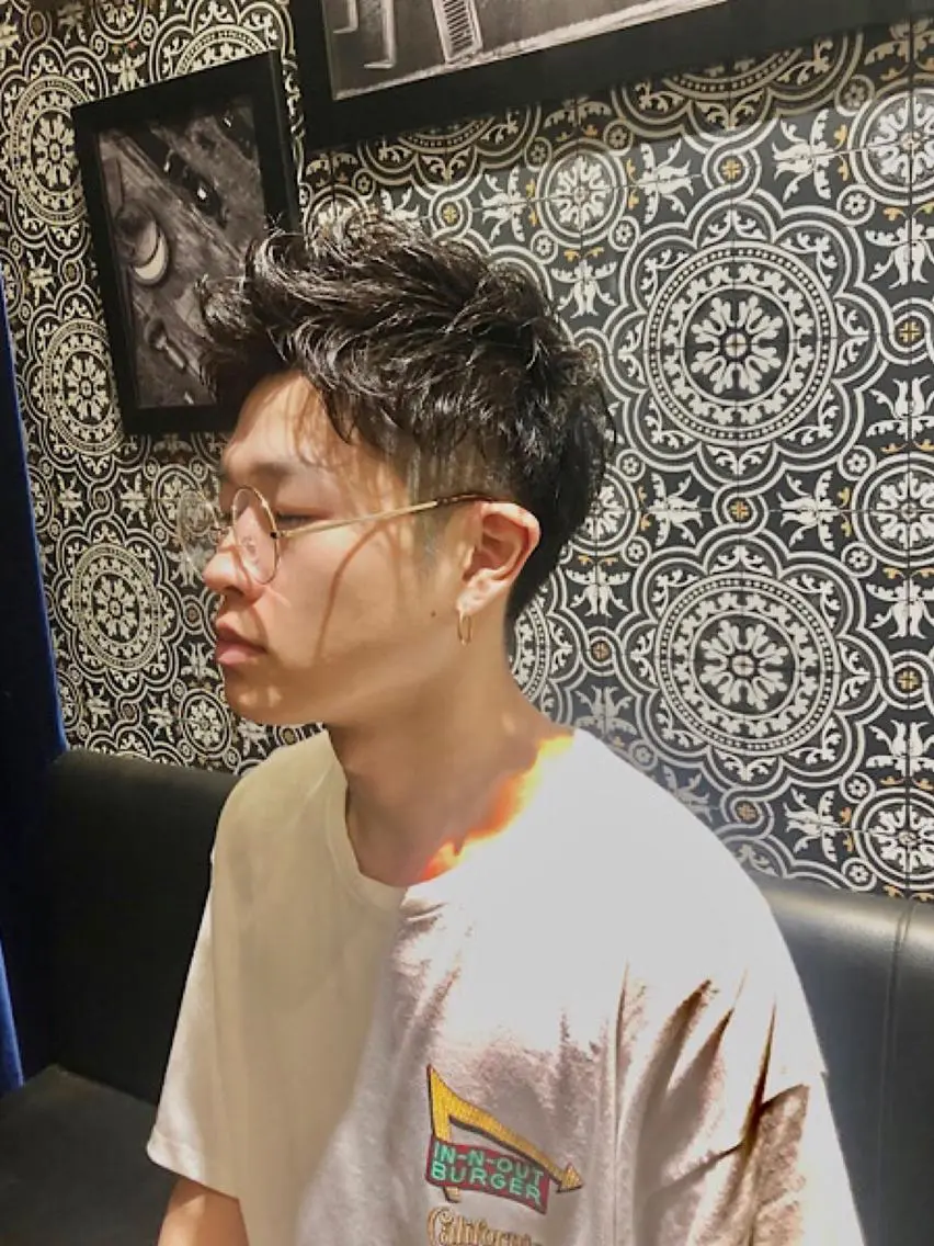 ショート パーマ メンズ メンズパーマ ツーブロック ショートヘア カット パーマ 岡崎 隆晟のヘアスタイル