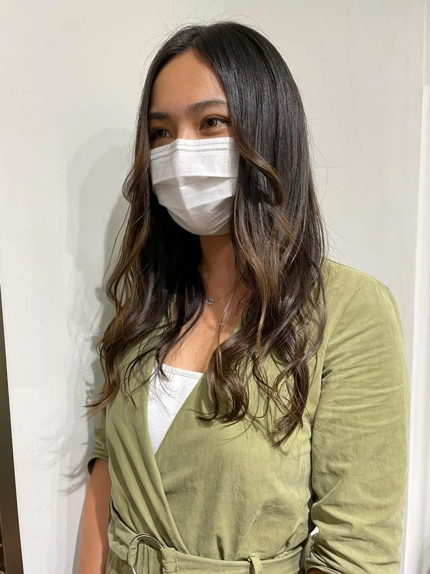 ロング 🐬脱白髪染めカラー 清水大世🐬のヘアスタイル