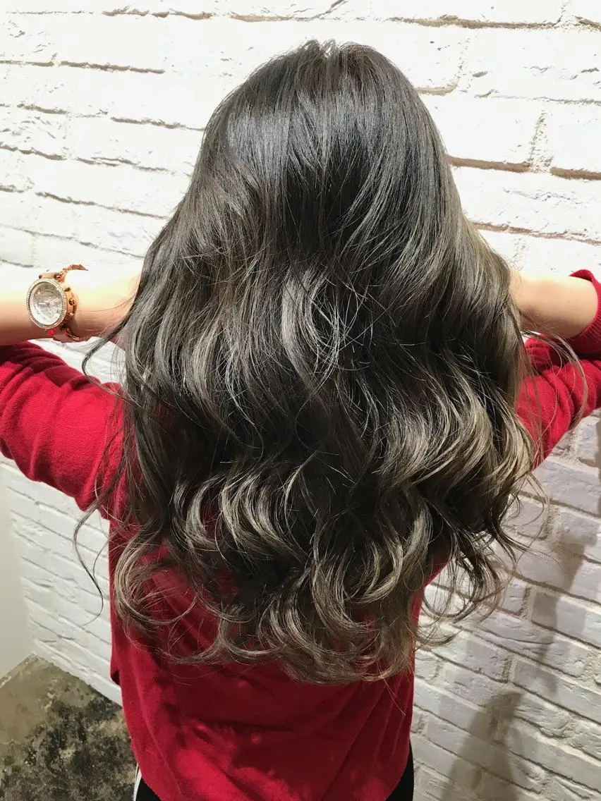 セミロング カラー UMEDA FIGAROのヘアスタイル