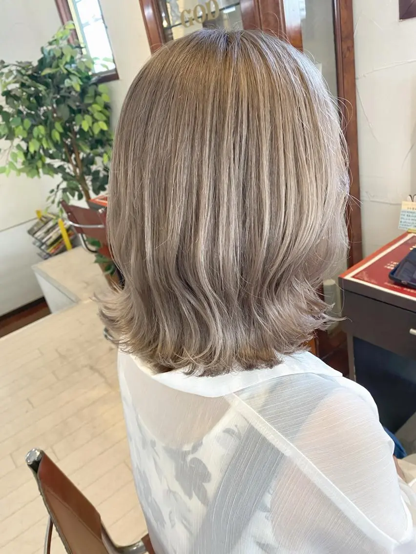 ショート ヘアカラー 🔥金山 諒平🔥のヘアスタイル