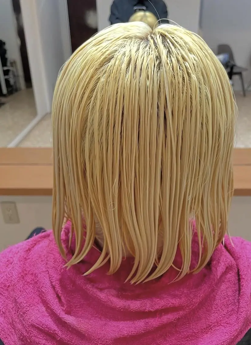 ミディアム ヘアカラー まつざき こはるのヘアスタイル