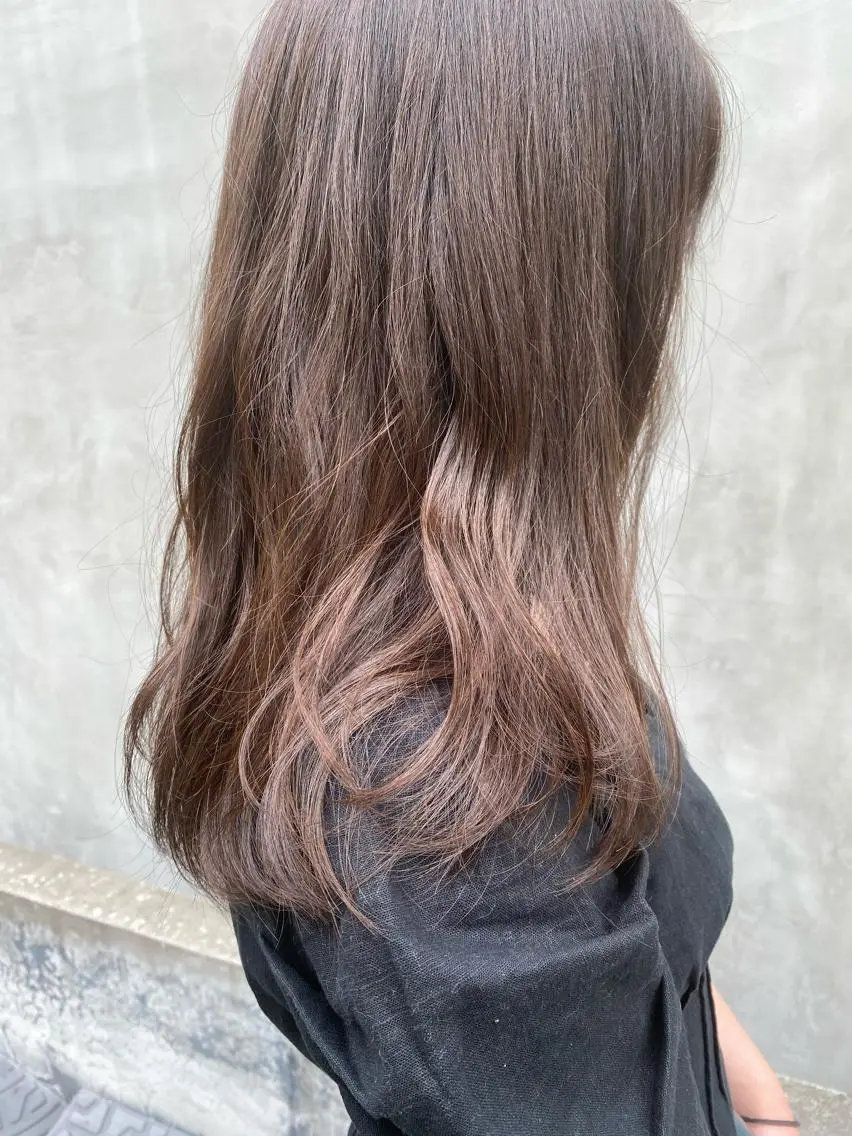 セミロング カラー パーマ ヘアアレンジ メンズ キッズ ネイル マツエク・マツパ ベージュカラー ラベンダーカラー ラベンダーベージュ インナーカラー/ KANAのヘアスタイル