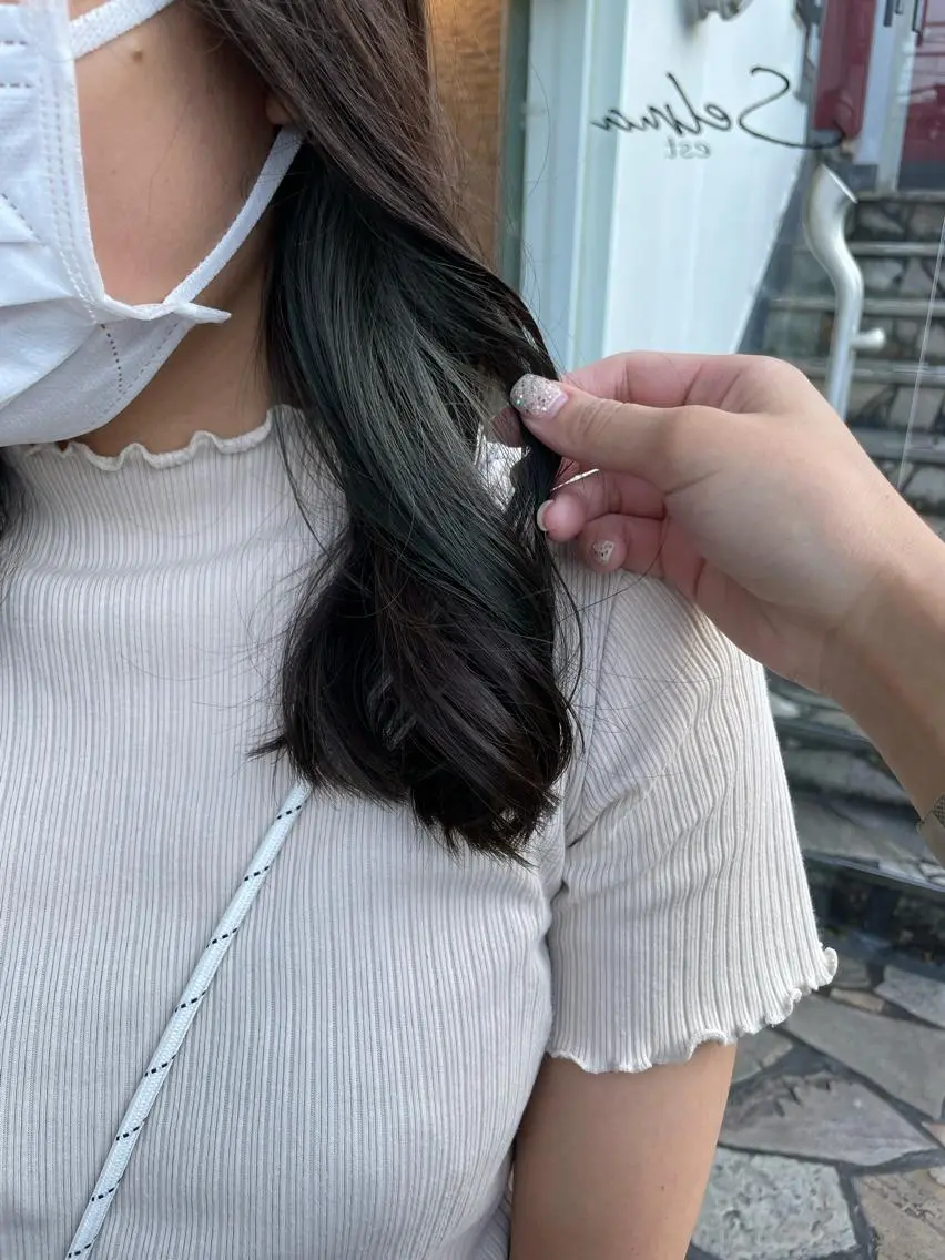 ミディアム カット ヘアカラー トリートメント 平 ちひろのヘアスタイル