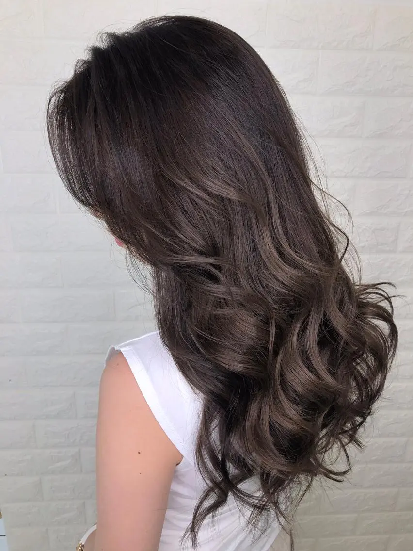 セミロング ヘアカラー トリートメント 髪質改善 レイヤー Naoyaのヘアスタイル