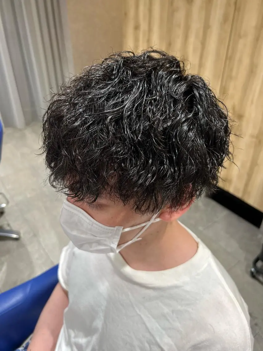 ショート パーマ ヘアアレンジ メンズ メンズパーマ メンズツイストパーマ ツイストスパイラルパーマ 波巻きパーマ スパイラルパーマ メンズパーマ職人 加藤 弘貴のヘアスタイル