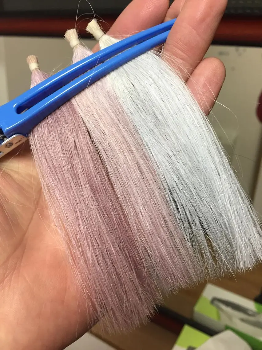 カラー ブリーチ じょん 。のヘアスタイル