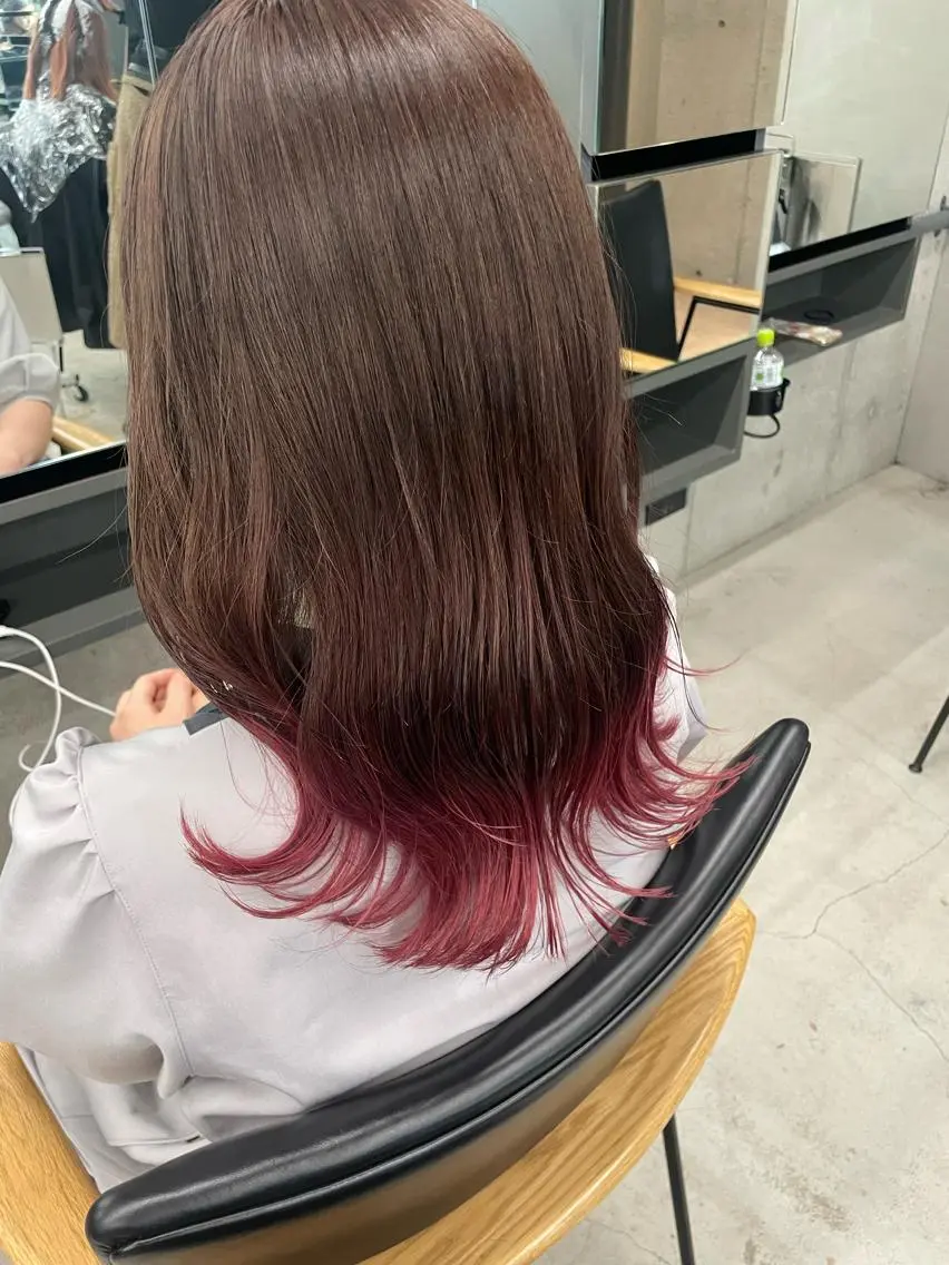 ロング カラー インナーカラー 推し ブリーチ 髪質改善のヘアスタイル