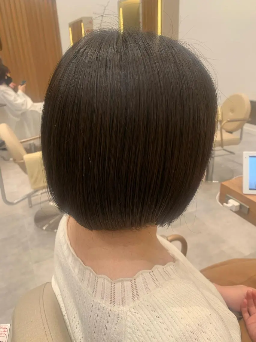 ショート ボブ カット トリートメント ヘッドスパ 近 紗理奈のヘアスタイル