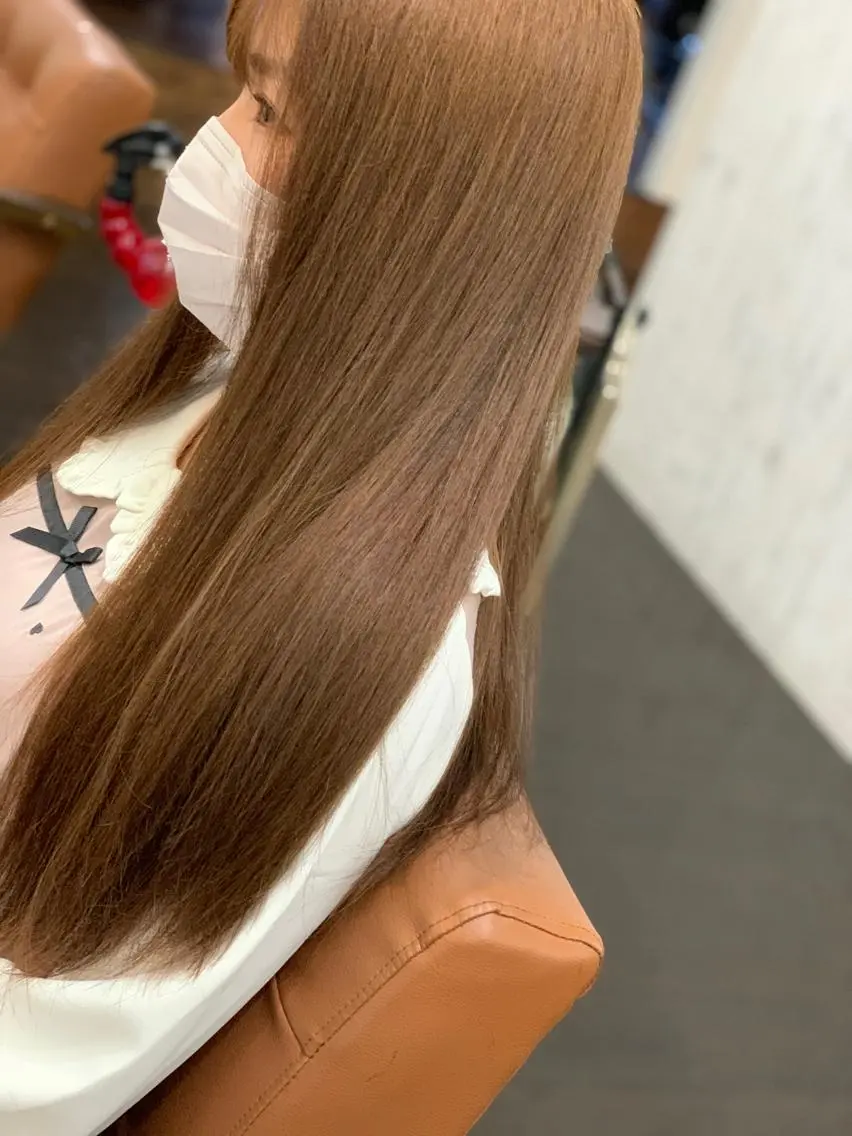 セミロング カット ヘアカラー ブリーチ毛に縮毛矯正 ✨カラー✨山田 正幸のヘアスタイル
