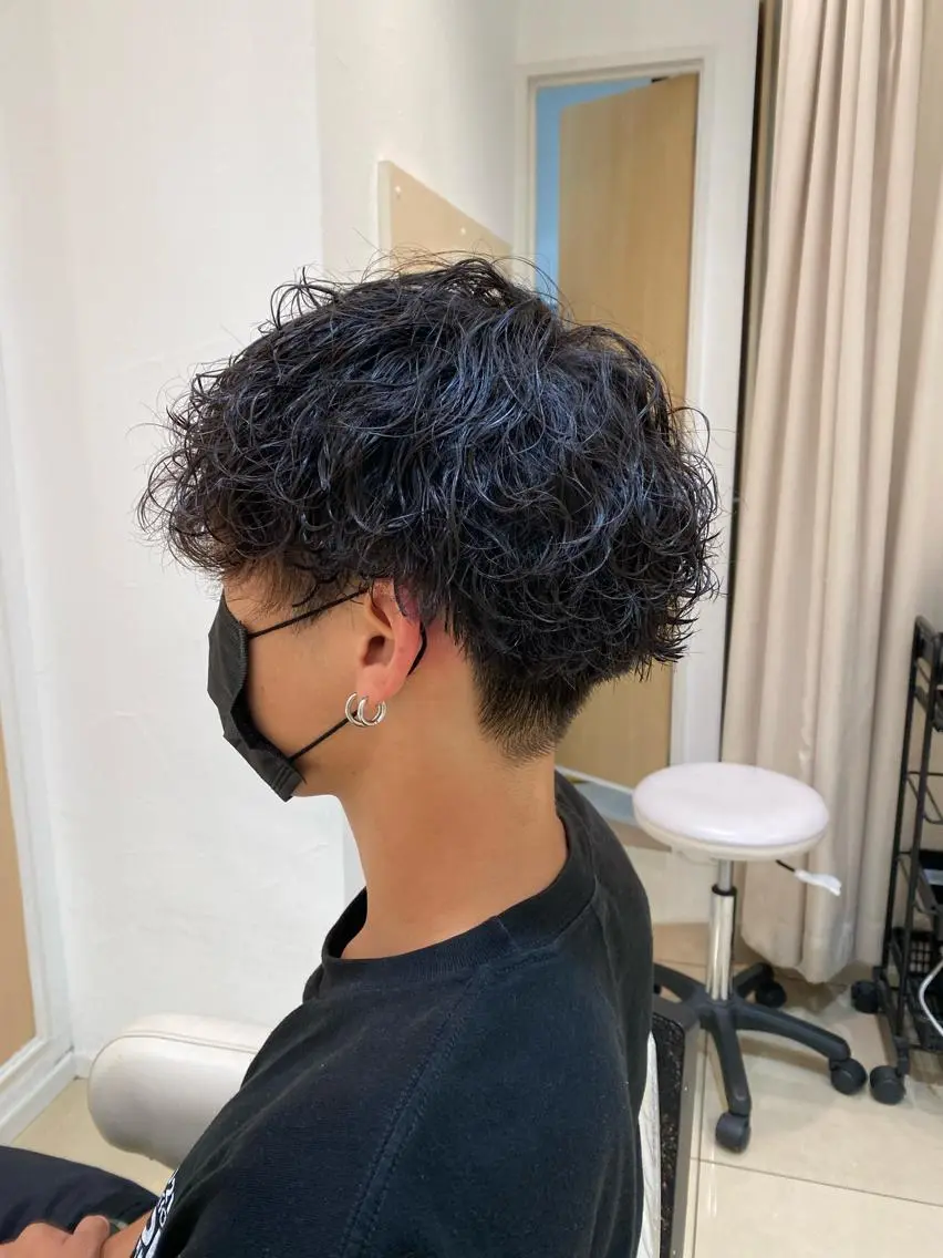 ショート パーマ メンズ カット パーマ メンズ特化型美容師 栗山勇人のヘアスタイル
