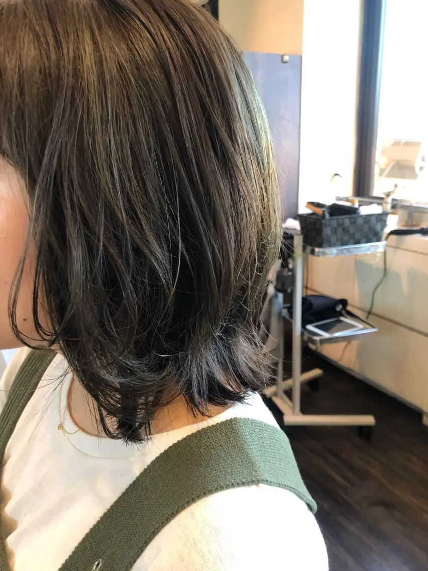 ショート カラー ベージュカラー 西本 夏美のヘアスタイル